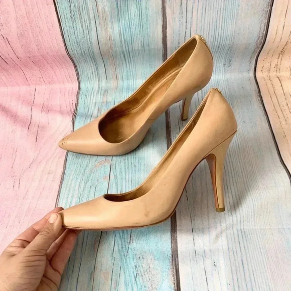Coach pointy toe nude color pumps - Picture 6 of 13